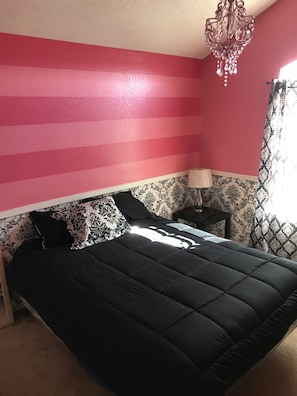 4 chambres, fer et planche à repasser, Wi-Fi, draps fournis