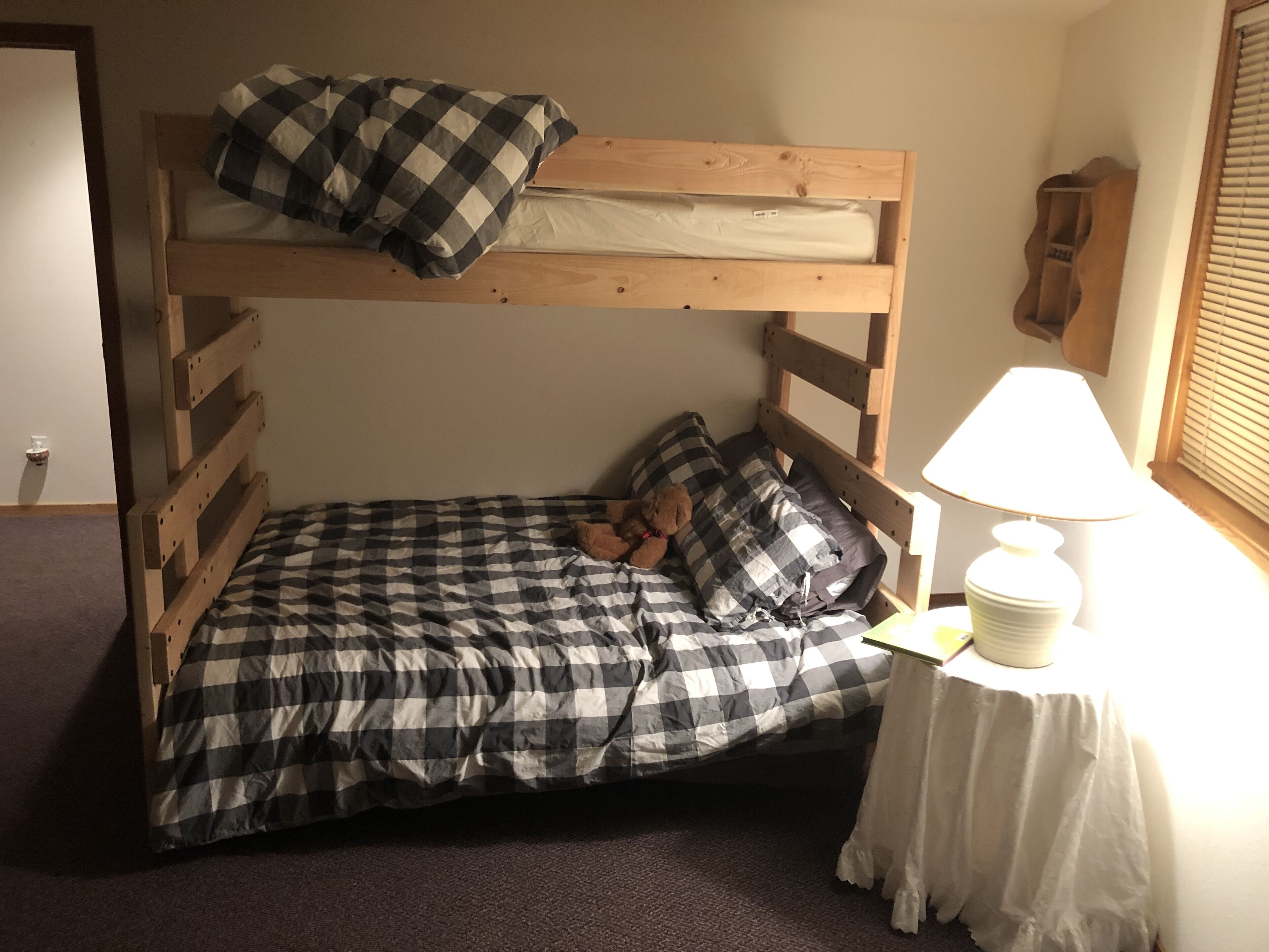 Large family cabin getaway on Golf Course at Lake Almanor West