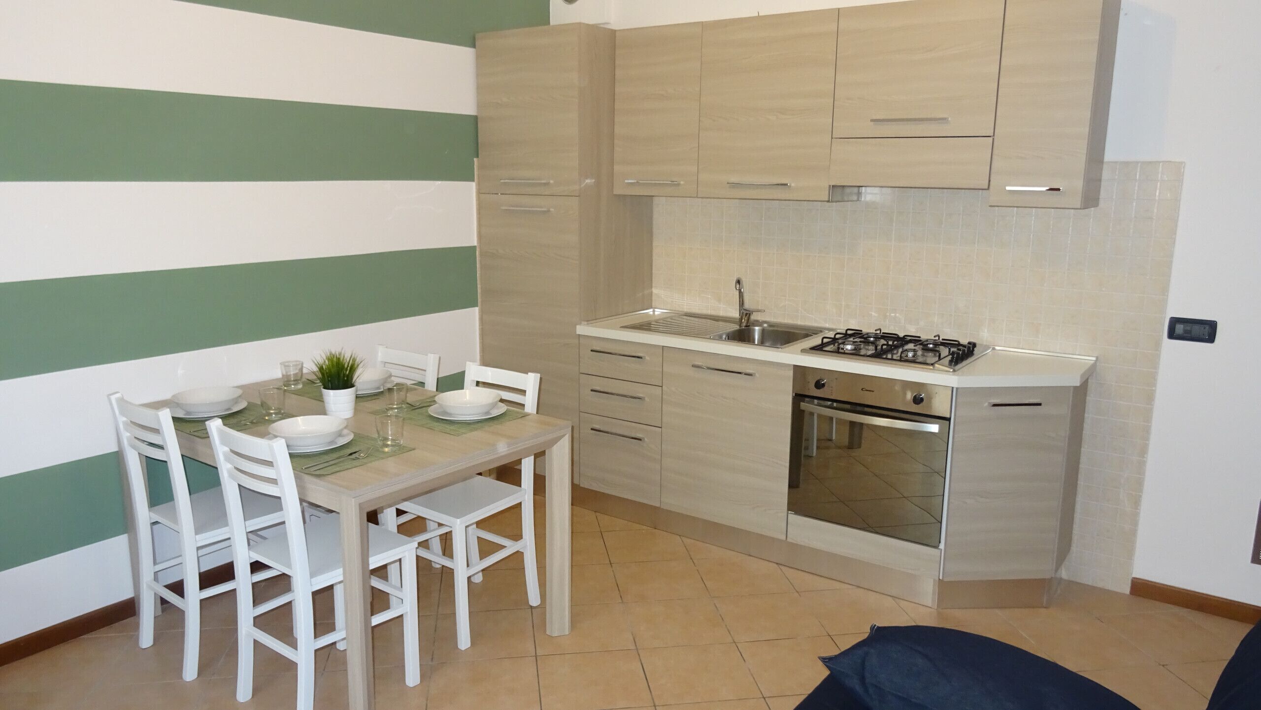 Nuovo bilocale vicino all'ospedale, con balcone e dotato di lavatrice