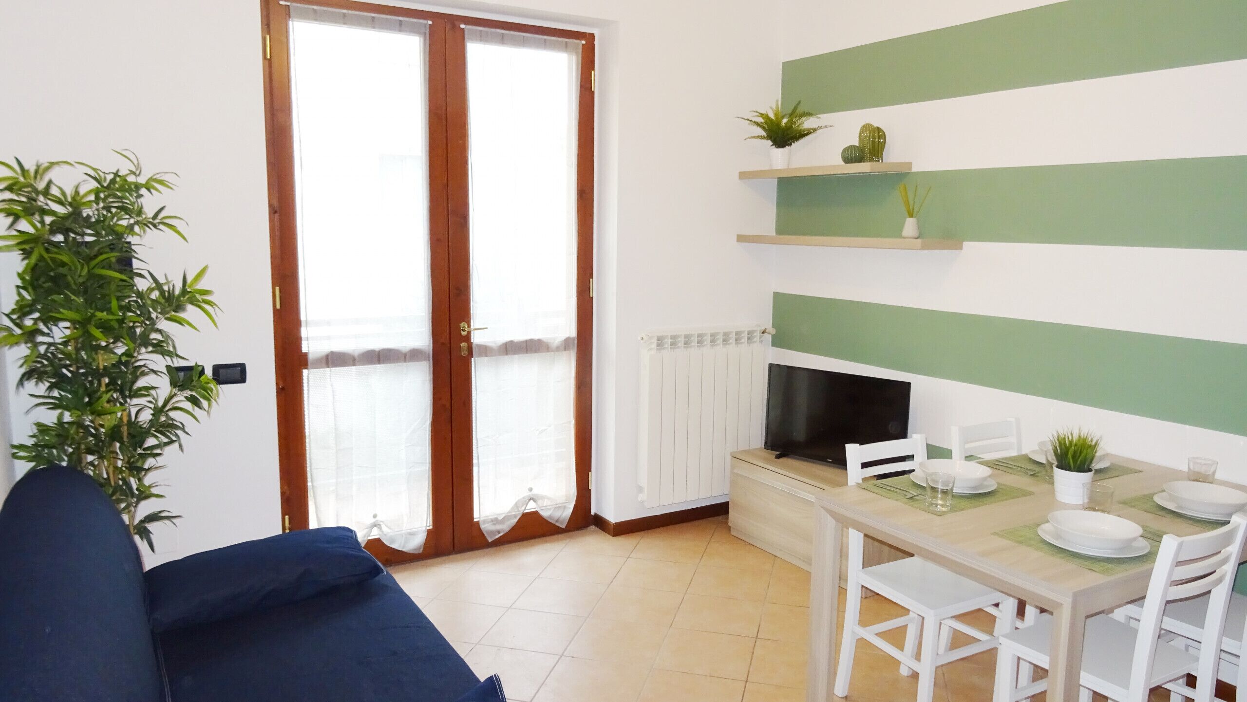 Nuovo bilocale vicino all'ospedale, con balcone e dotato di lavatrice