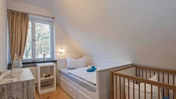 5 Schlafzimmer, Reisekinderbett, WLAN, Bettwäsche