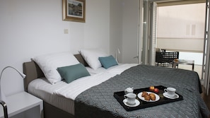 In-room safe, desk, soundproofing, iron/ironing board - Flowers Dubrovnik Luxury Apartments (Dubrovnik)