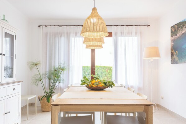 Dining - Holiday Home 'Muro' with Shared Pool, Wi-Fi and Air Conditioning (Playa de Muro)