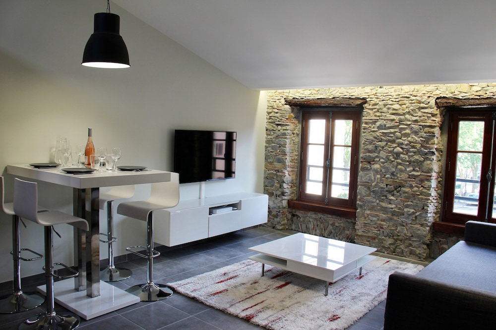 Apartment 4/6 - "Le Voltaire"