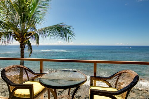 Kuhio Shores 415 Top Floor Oceanfront Condo with  central a/c