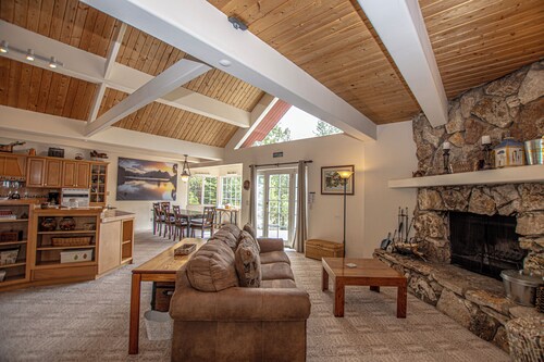 Trailside Escape by Hauserman Rentals