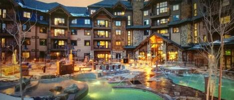 Sisäuima-allas, ulkouima-allas