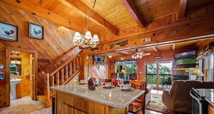 **Panoramic Views** *7 Minutes to Dollywood & Parkway * Best of the Best!