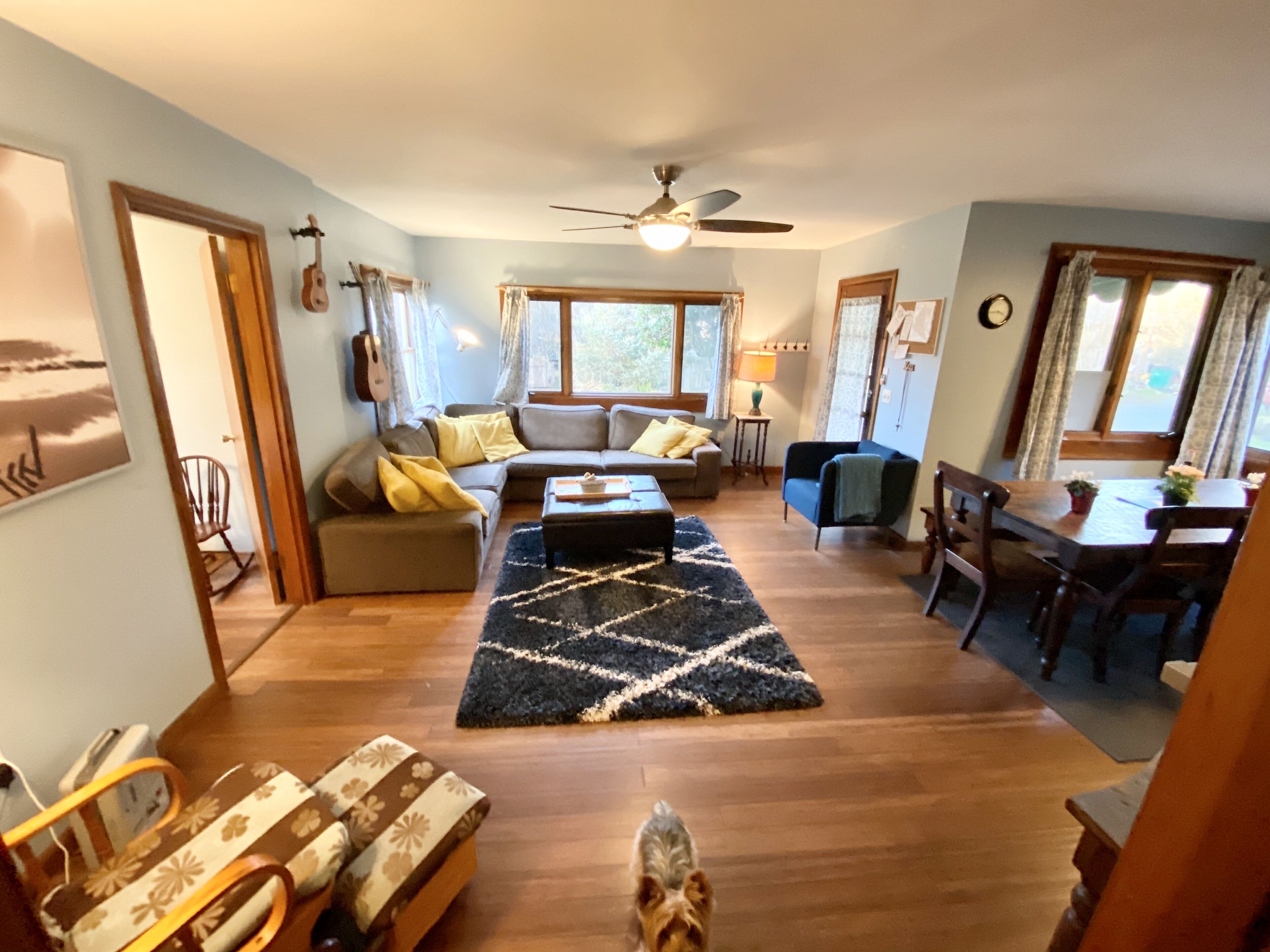 30 Yards To Beach, New Hot Tub, fenced, 70" TV, Fire Pit Clean