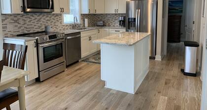 Cerca de la playa! Nueva cocina y pisos! Cerca de Seaside w / piscina privada htd!