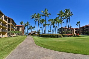 Property grounds - PK K306 Remodeled Condo Ocean Views Heated Pools (Lahaina)