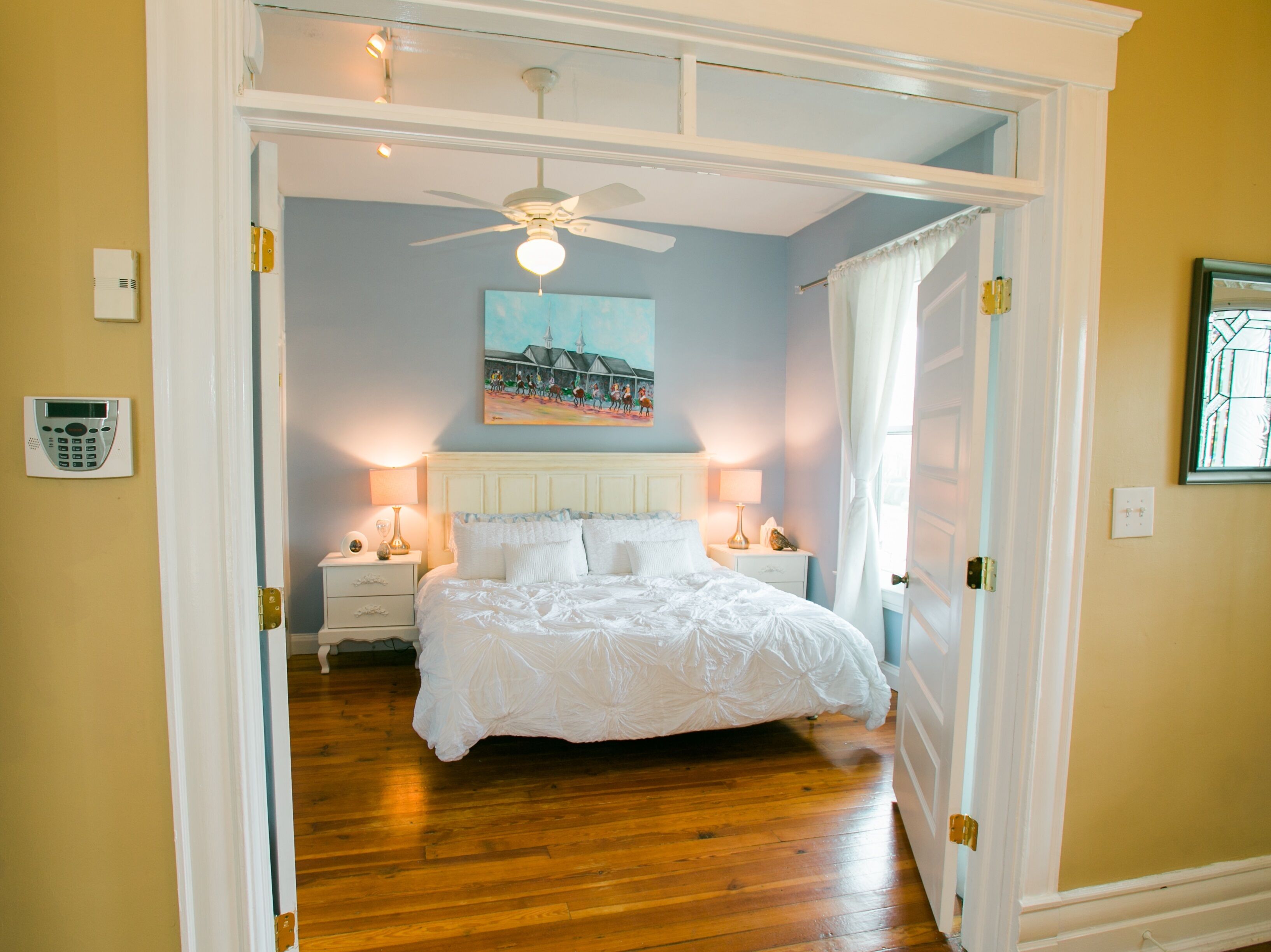 Elegant Home Steps to Restaurant Row!