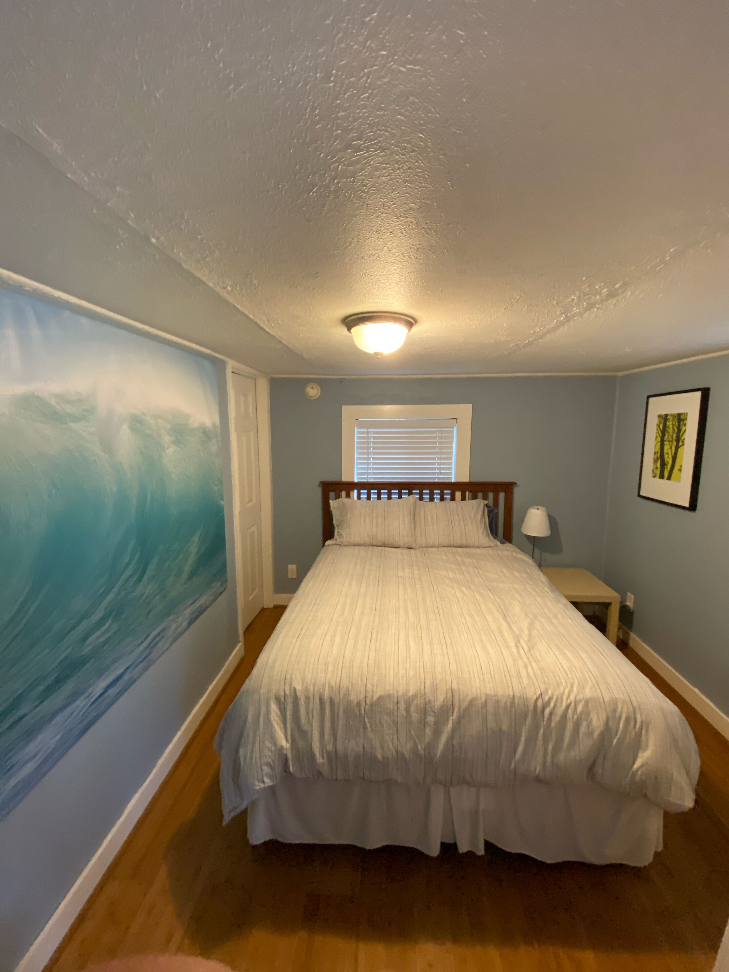 New Hot Tub, Fenced yard, Covered Porch 2 blocks to beach, Clean 