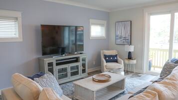 Smart TV, tenis de mesa, biblioteca musical y estéreo