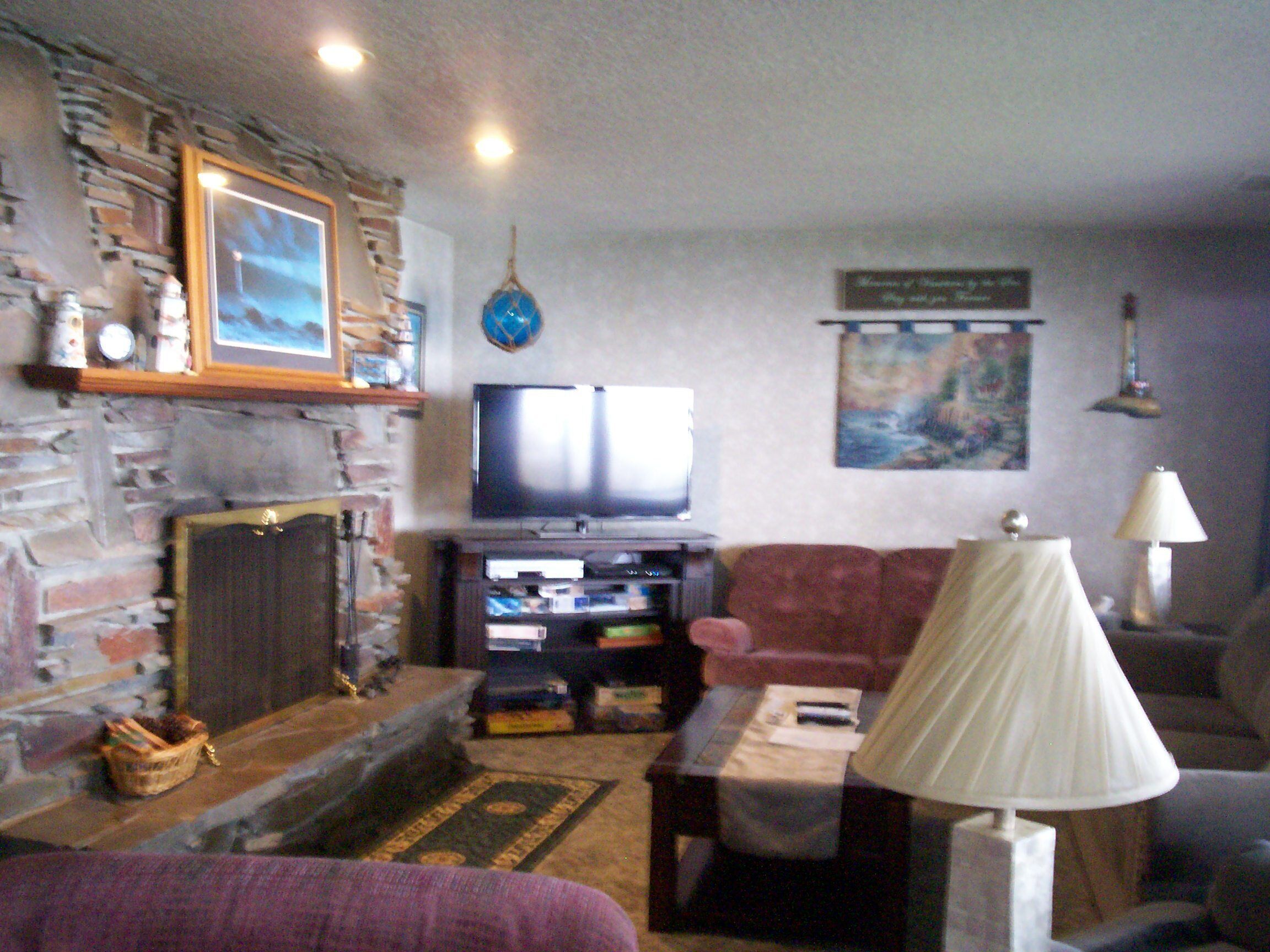 Pet Friendly, Private Trail to the Beach - 2 Bedroom 