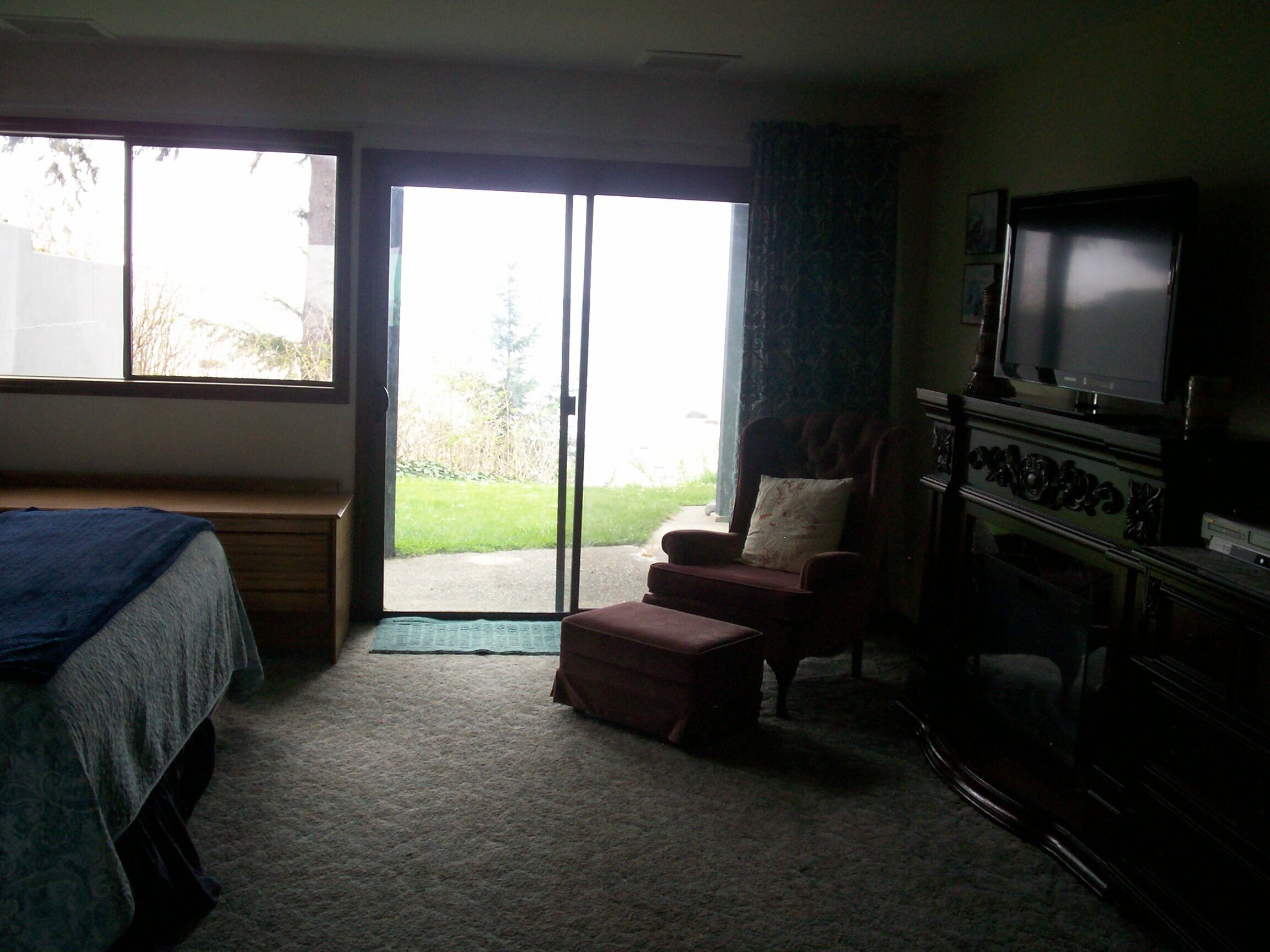 Pet Friendly, Private Trail to the Beach - 2 Bedroom 