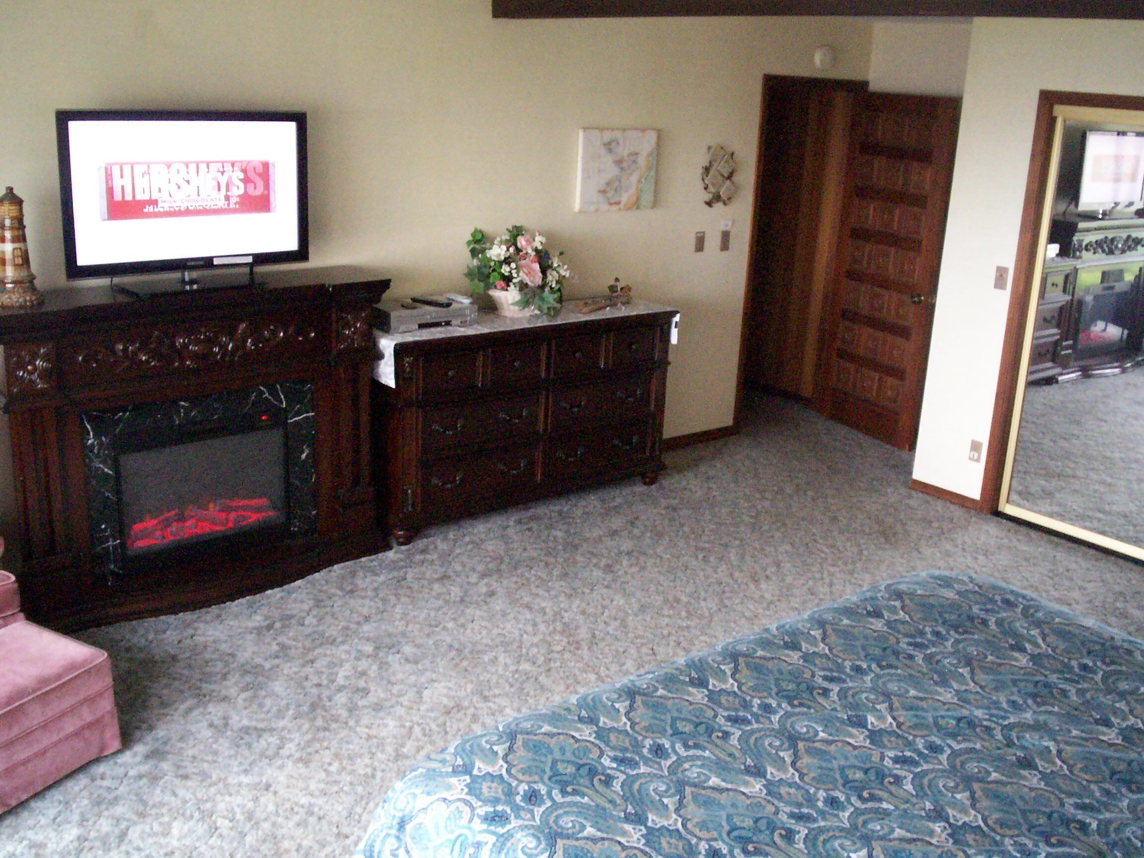 Pet Friendly, Private Trail to the Beach - 2 Bedroom 