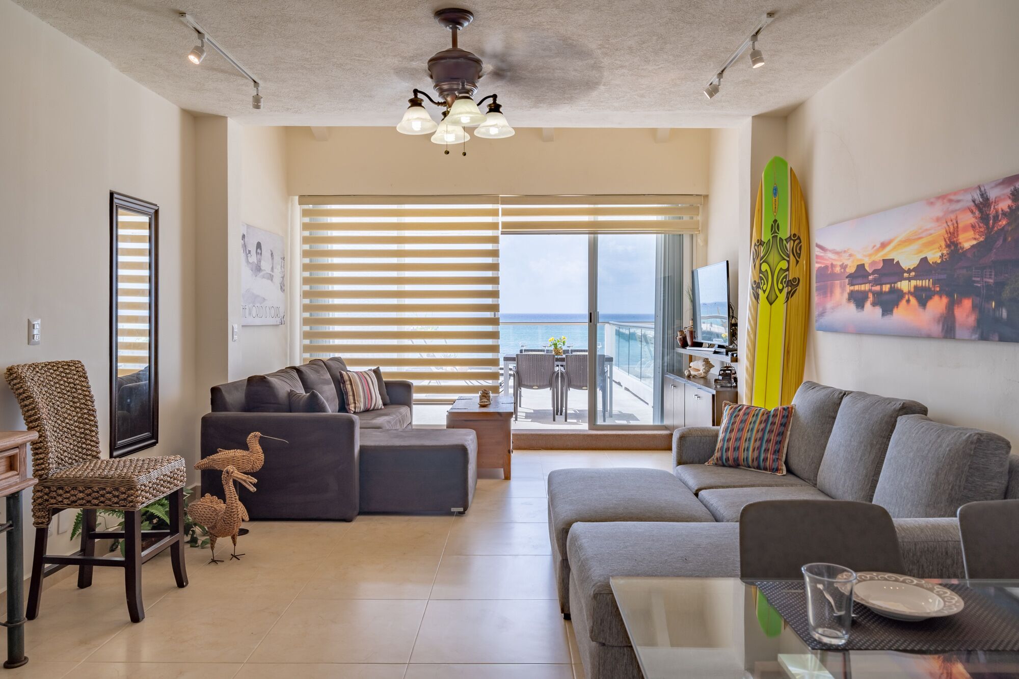 Beautiful Beachfront Condo! Amazing View! Great rates!