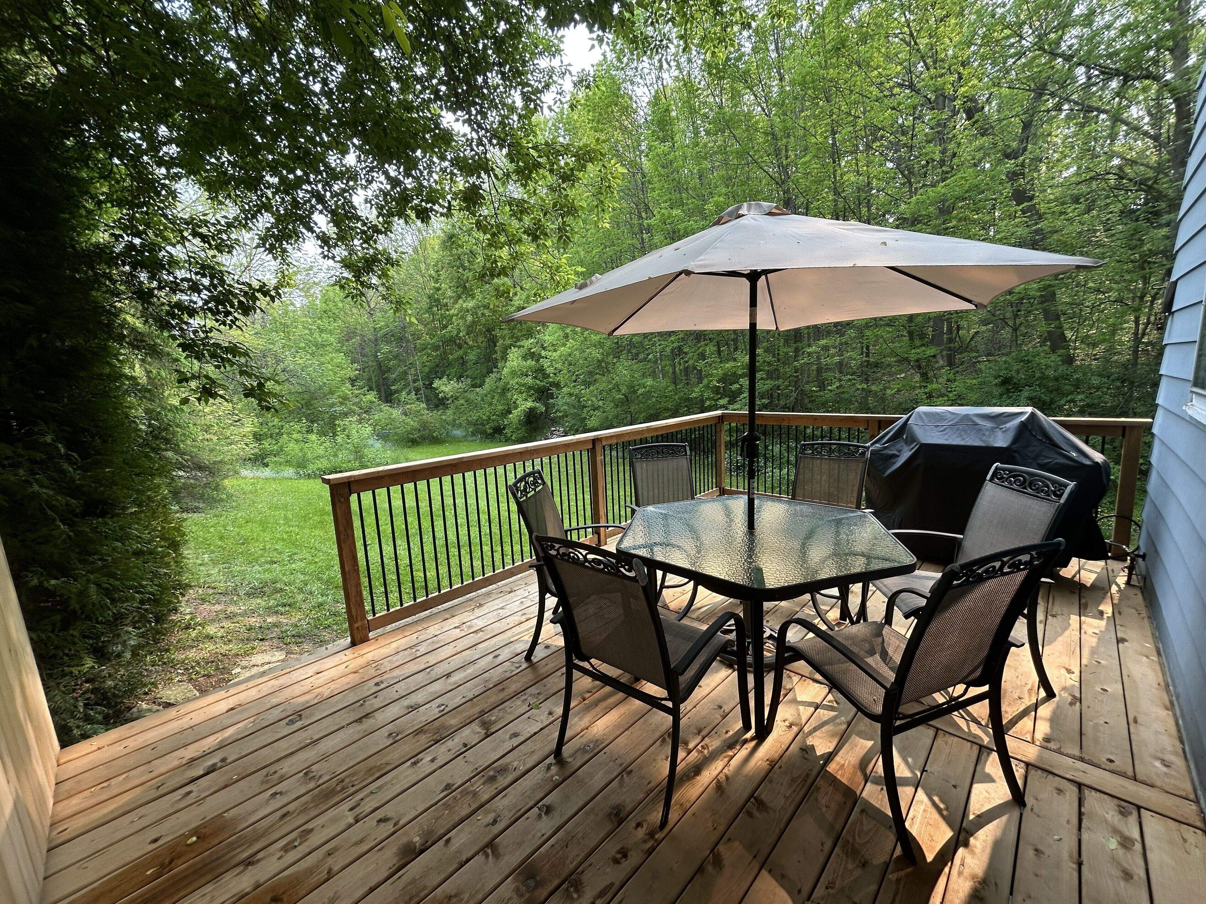 1.5 acres.  Full privacy. See deer from here!