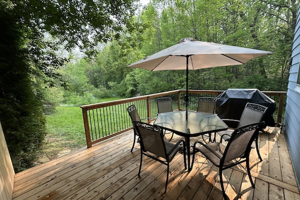1.5 acres. Full privacy. See deer from here!
