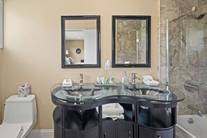 Hair dryer, towels, soap, shampoo - Private Contemporary Luxury Pebble Beach Home with Ocean Views (Pebble Beach)