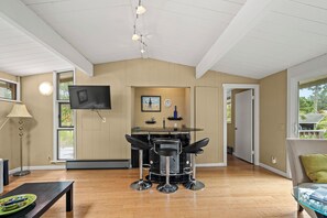 Interior - Private Contemporary Luxury Pebble Beach Home with Ocean Views (Pebble Beach)