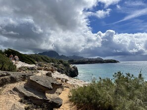 Sun-loungers, beach towels - Luxury Home, A/C, Heated Pool, Gourmet Kitchen, 4BR 6 Bath, 3 Master Suites. (Koloa)