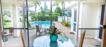 Luxury Home, A/C, Heated Pool, Gourmet Kitchen, 4BR 6 Bath, 3 Master Suites.