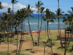 Sun-loungers, beach towels - #605 Top Floor Unobstructed Ocean View/Sunsets,  New quiet A.C. (Kihei)
