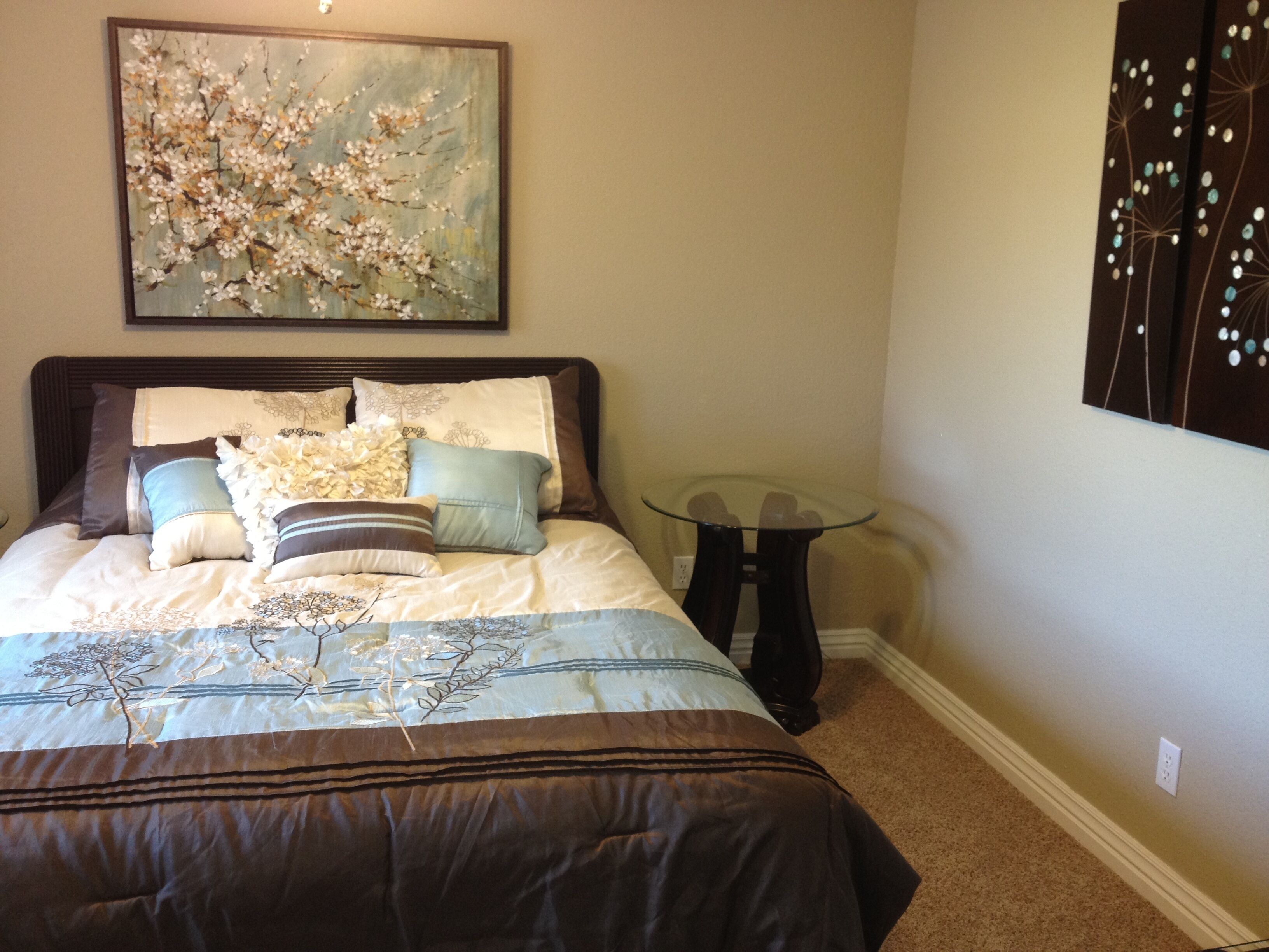 2BR Penthouse Condo - Beautifully Renovated - Spectacular Lake View