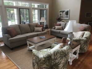 TV, DVD player, books, stereo - Beautiful 4 bedroom/4 bath home with private heated pool, Discounted Fall Rates (Kiawah Island)