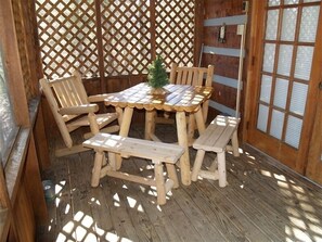Outdoor dining