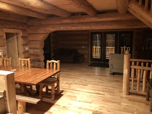 屋外ダイニングエリア