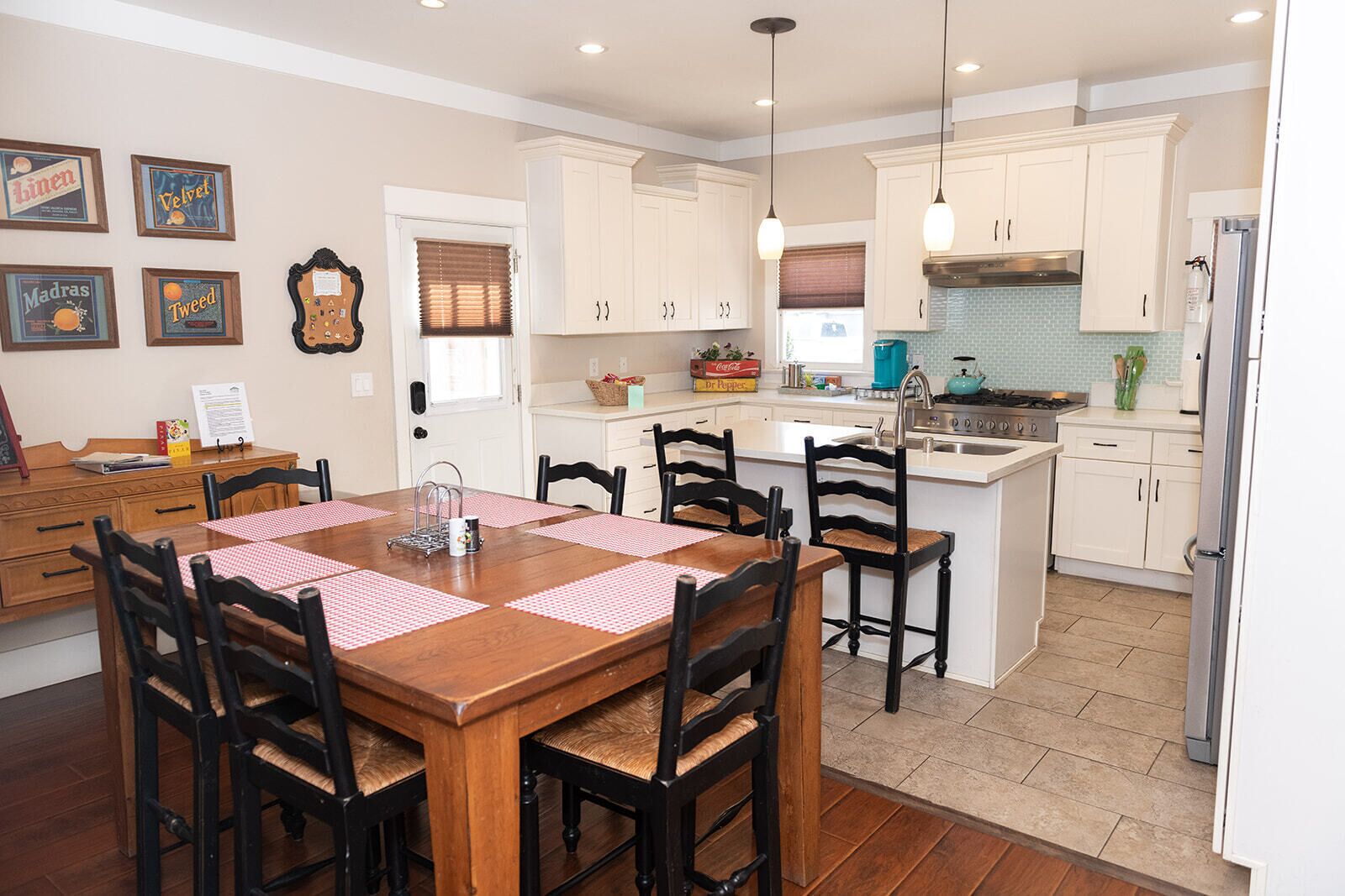 Cozy Historic Craftsman Bungalow | 1 mile to Disney | Sleeps 9 | Watch Disney Fireworks in Backyard