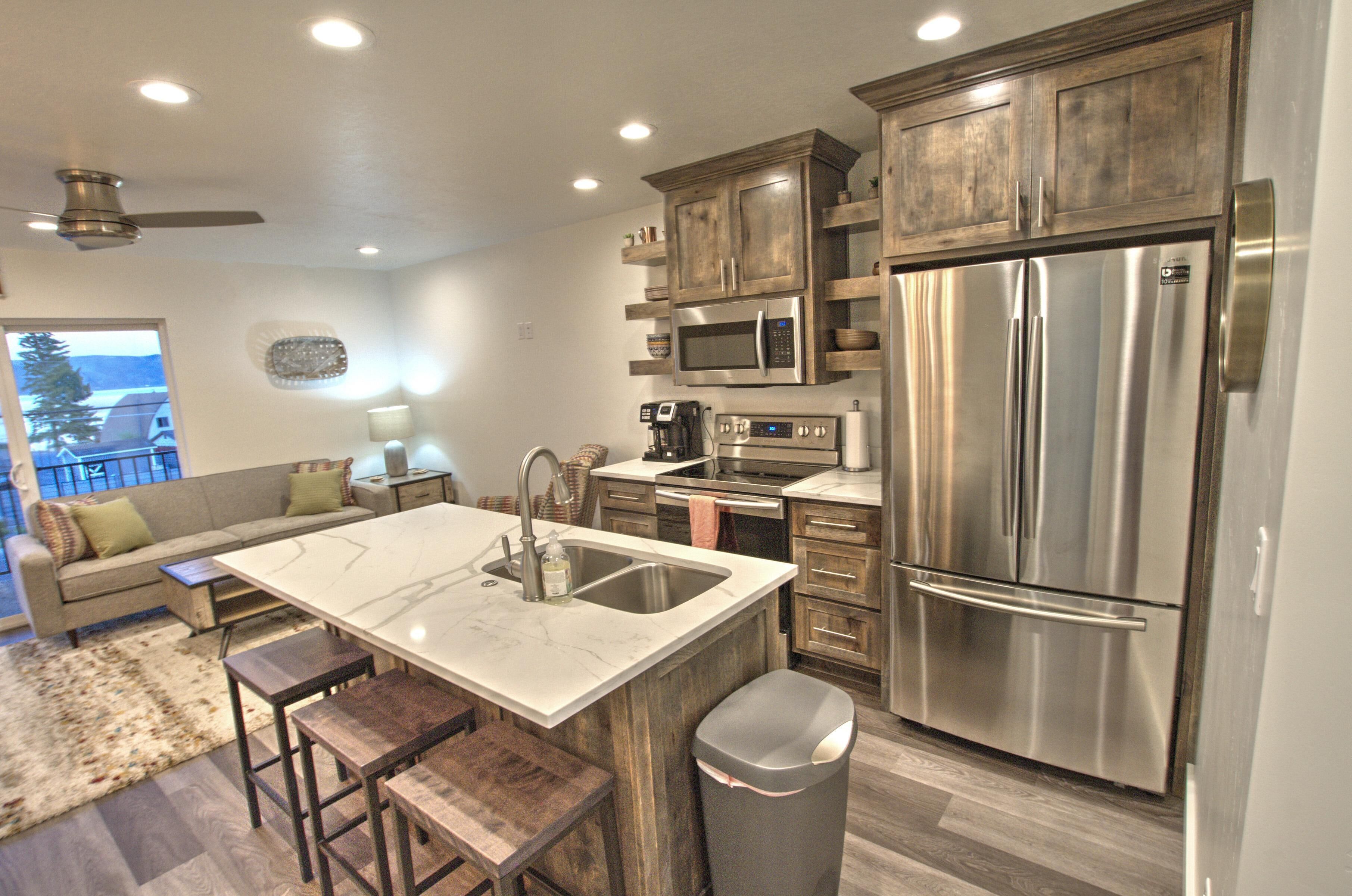 Lakeview Townhome #33 at Legacy Beach Resort - Lake access!