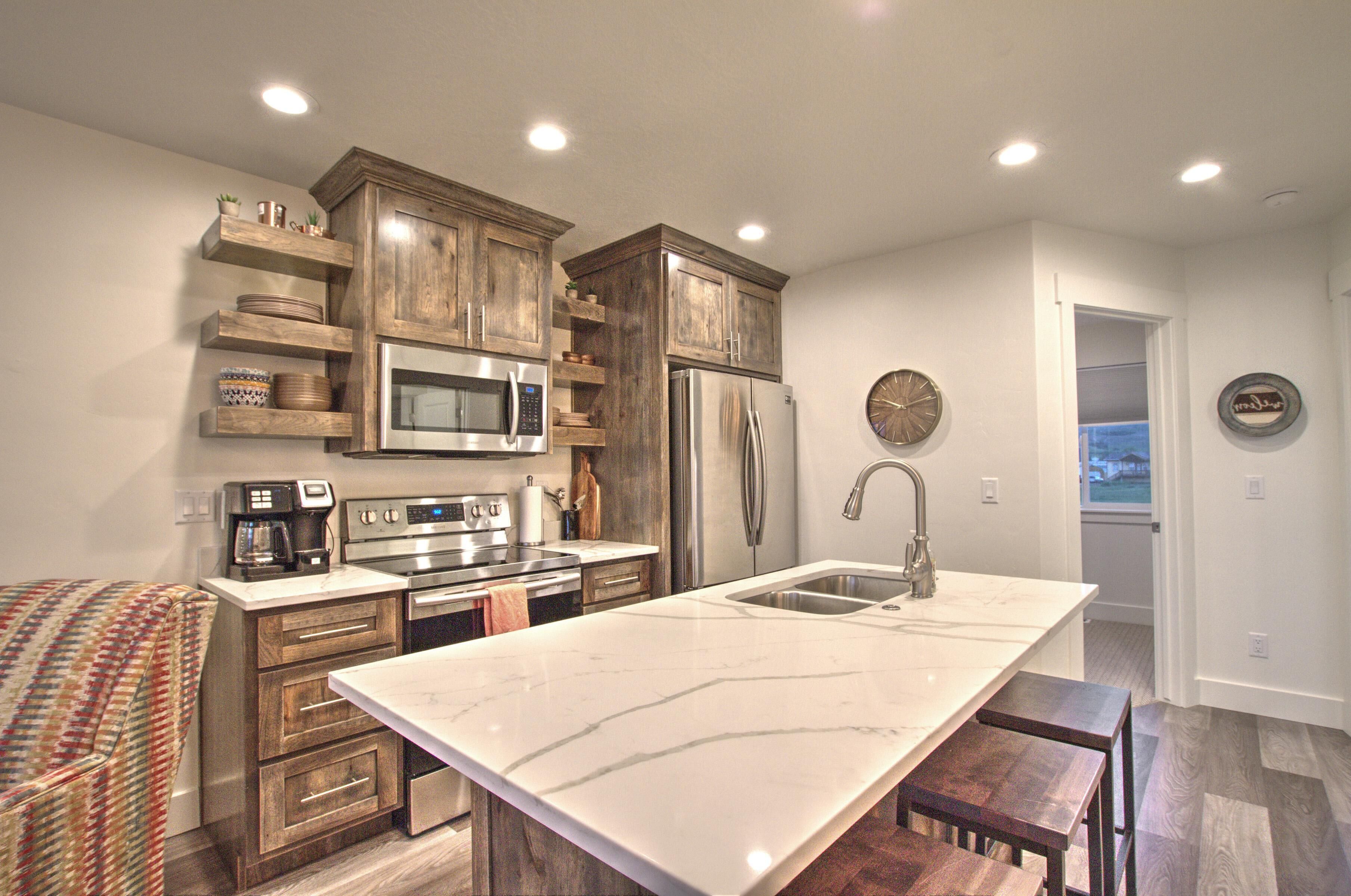 Lakeview Townhome #33 at Legacy Beach Resort - Lake access!