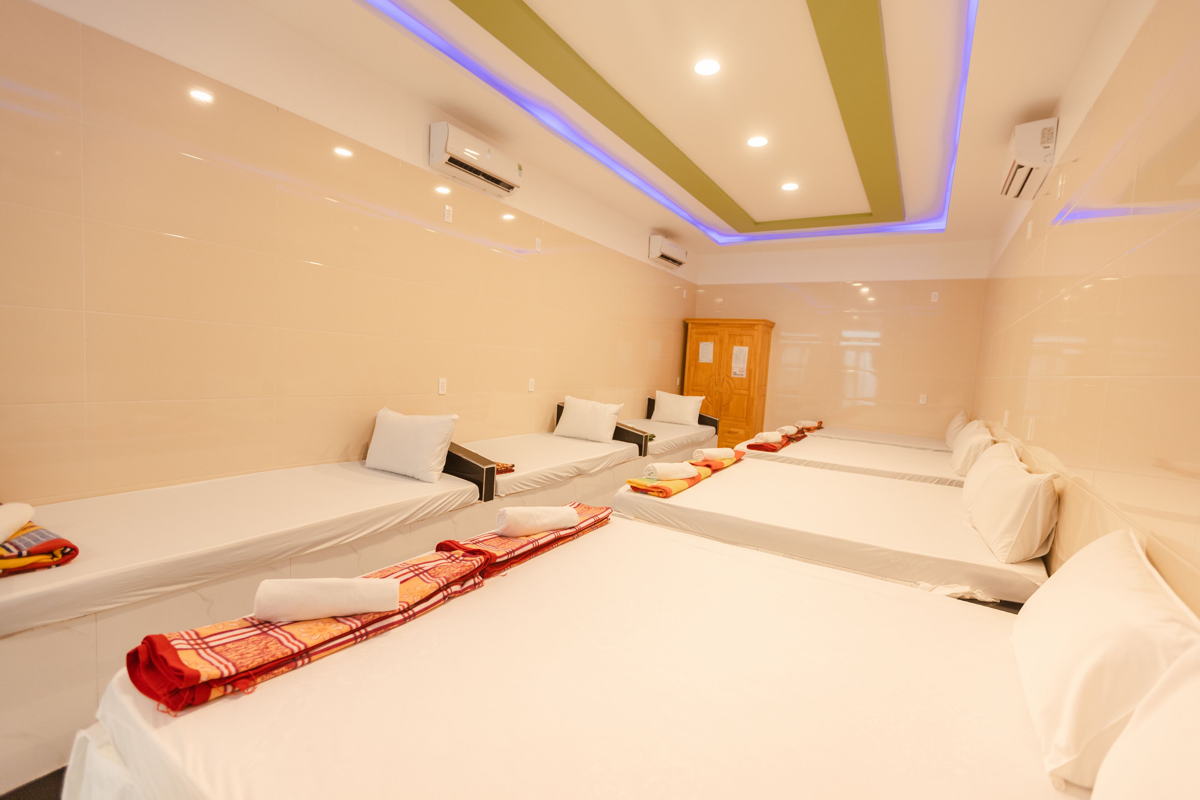 house | 1 bedroom, individually decorated, desk, blackout curtains