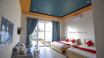 Executive Apartment | 1 bedroom, individually decorated, desk, blackout drapes