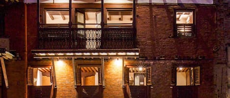 숙박 시설 정면