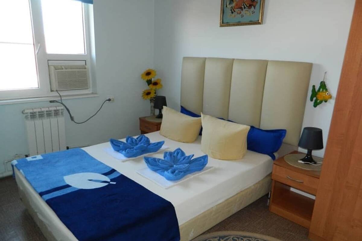 Honeymoon kamer | Een kluis op de kamer, verduisterende gordijnen, geluiddichte muren