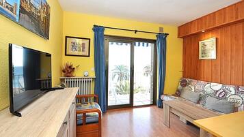 Appartement, 1 chambre, vue mer | Coin séjour