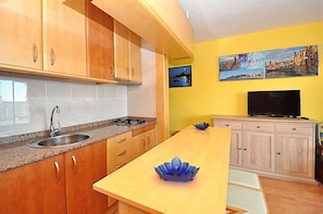 Apartment, 1 Bedroom, Sea View | Private kitchen