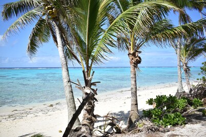 Lyas Holiday Home - 20 metres from a stunning beach