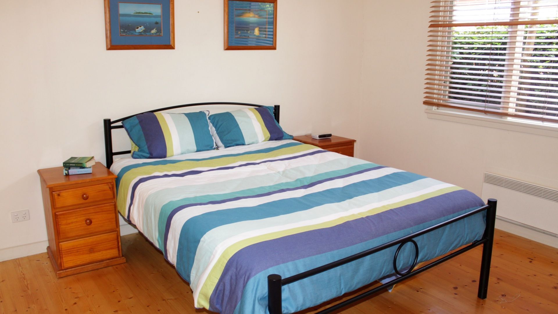 Spacious 4 bedroom house - Walk to beach, river, golf course and shops