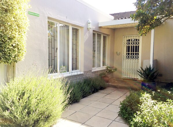 Exterior detail - Charming 2 Bedroom Cottage  (Plumstead)