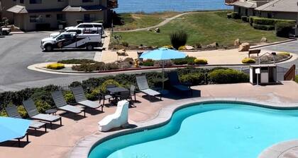 Corner Ground Level Seascape Resort 1 Bedroom!