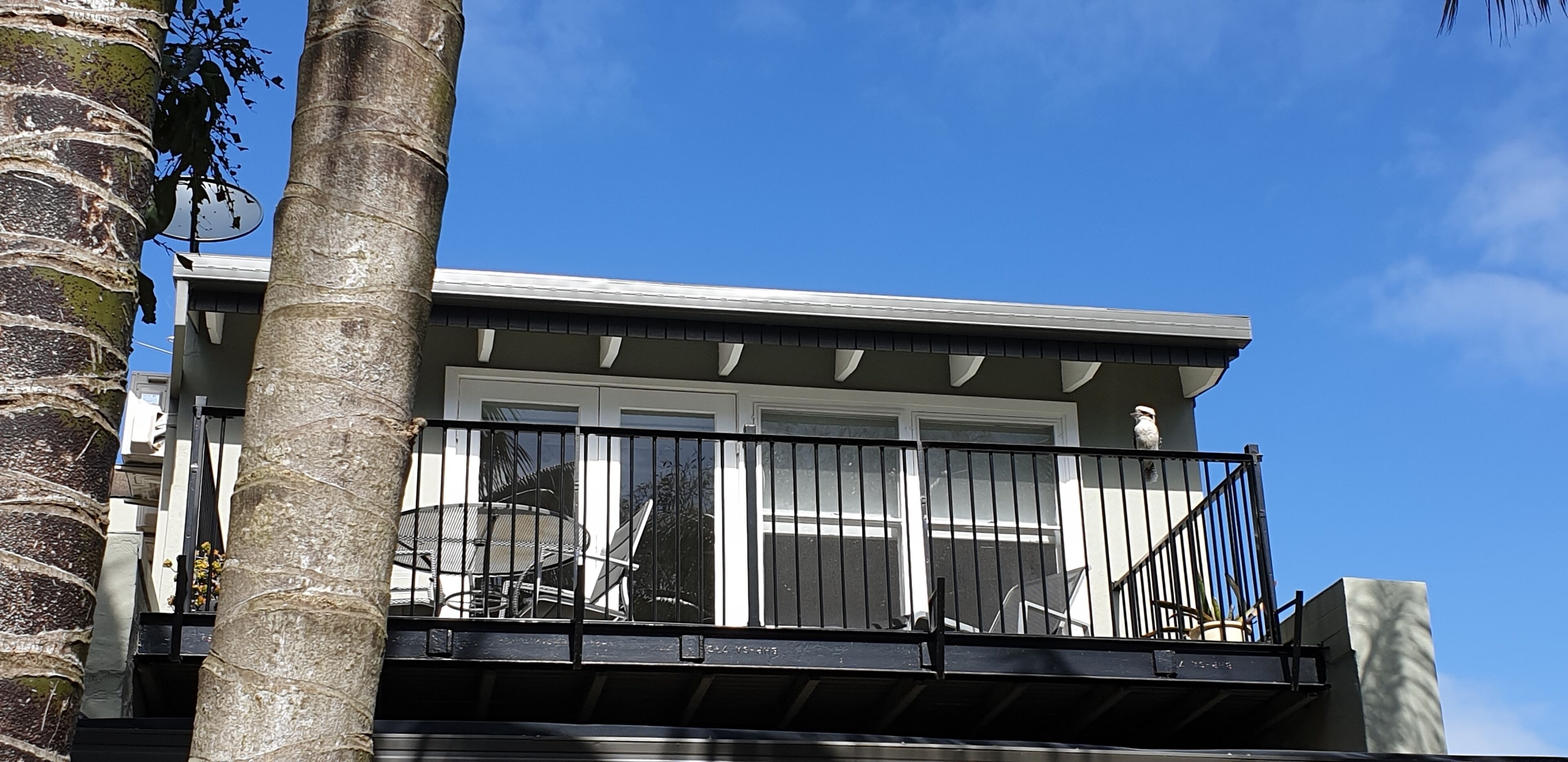 Self Contained Unit Within Elegant Randwick Home — image 17