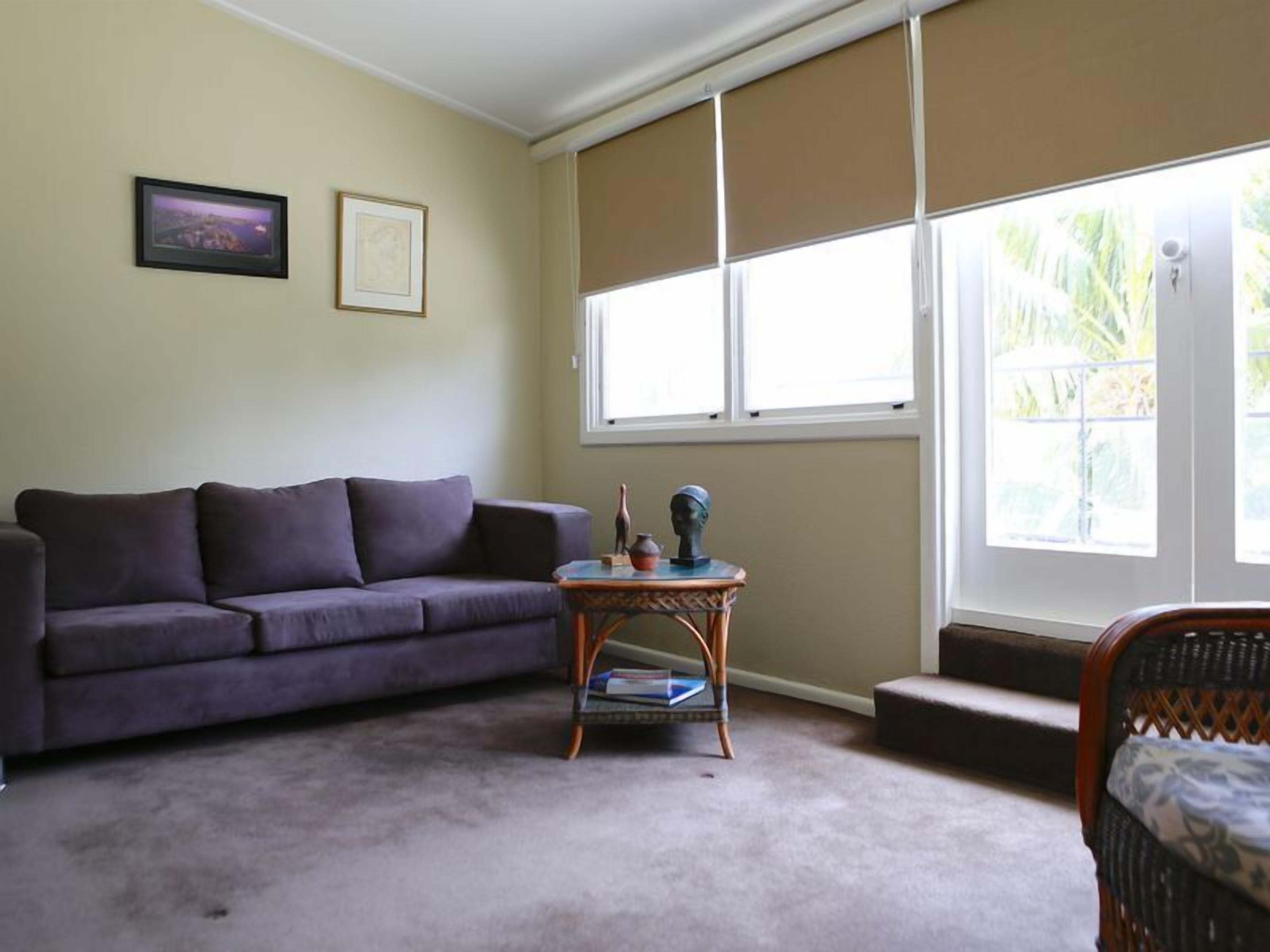 Self Contained Unit Within Elegant Randwick Home — image 7