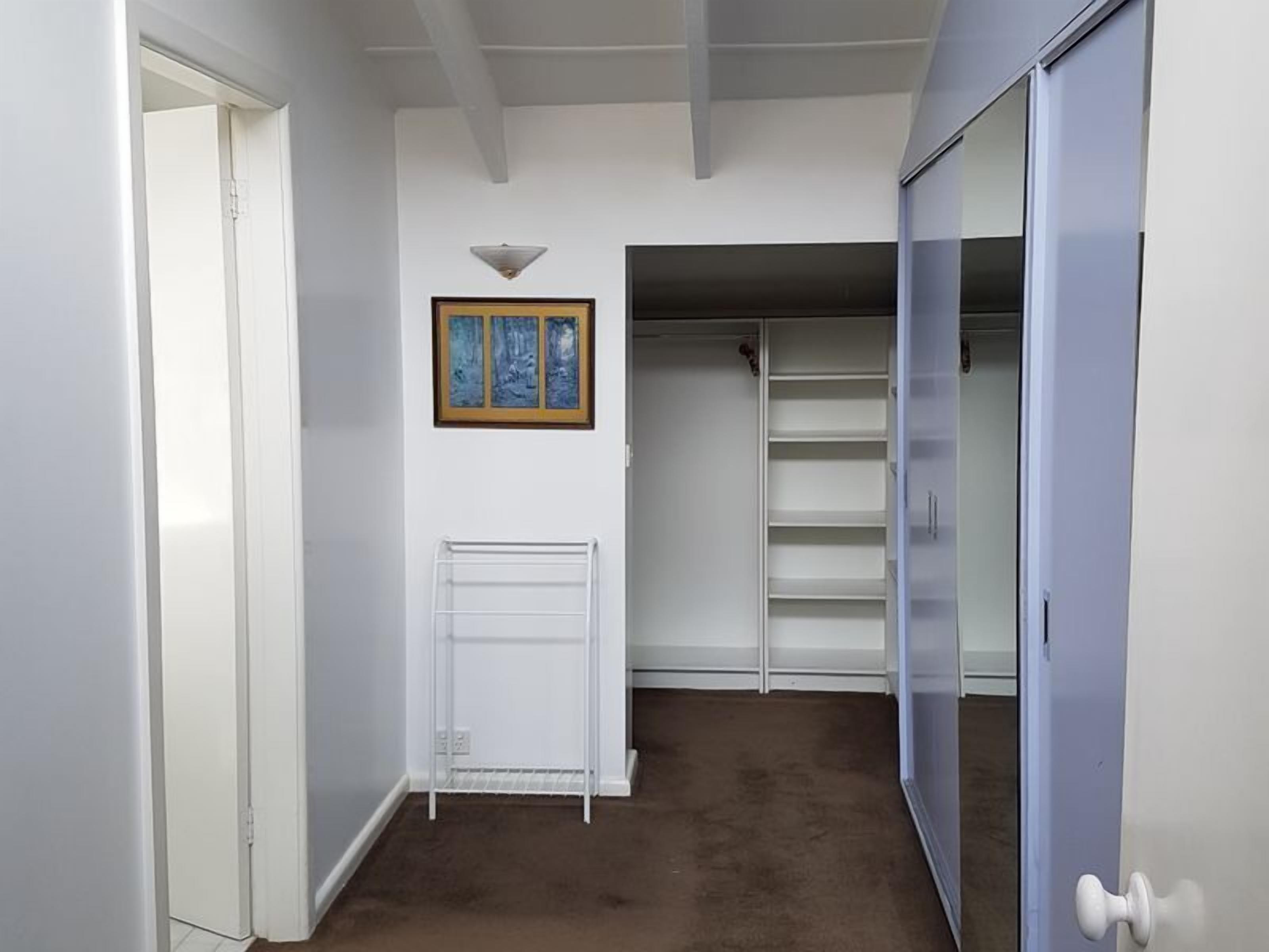 Self Contained Unit Within Elegant Randwick Home — image 9