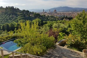 Outdoor pool - Luxurious 4 bedroom, 4 bathroom property (Firenze)
